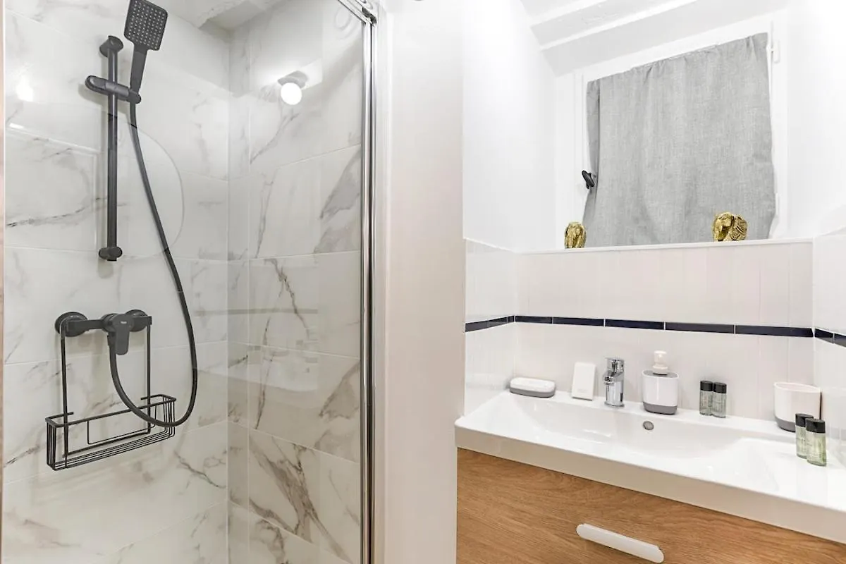 Elegant Apartment In Paris' Historic Center  Paryż
