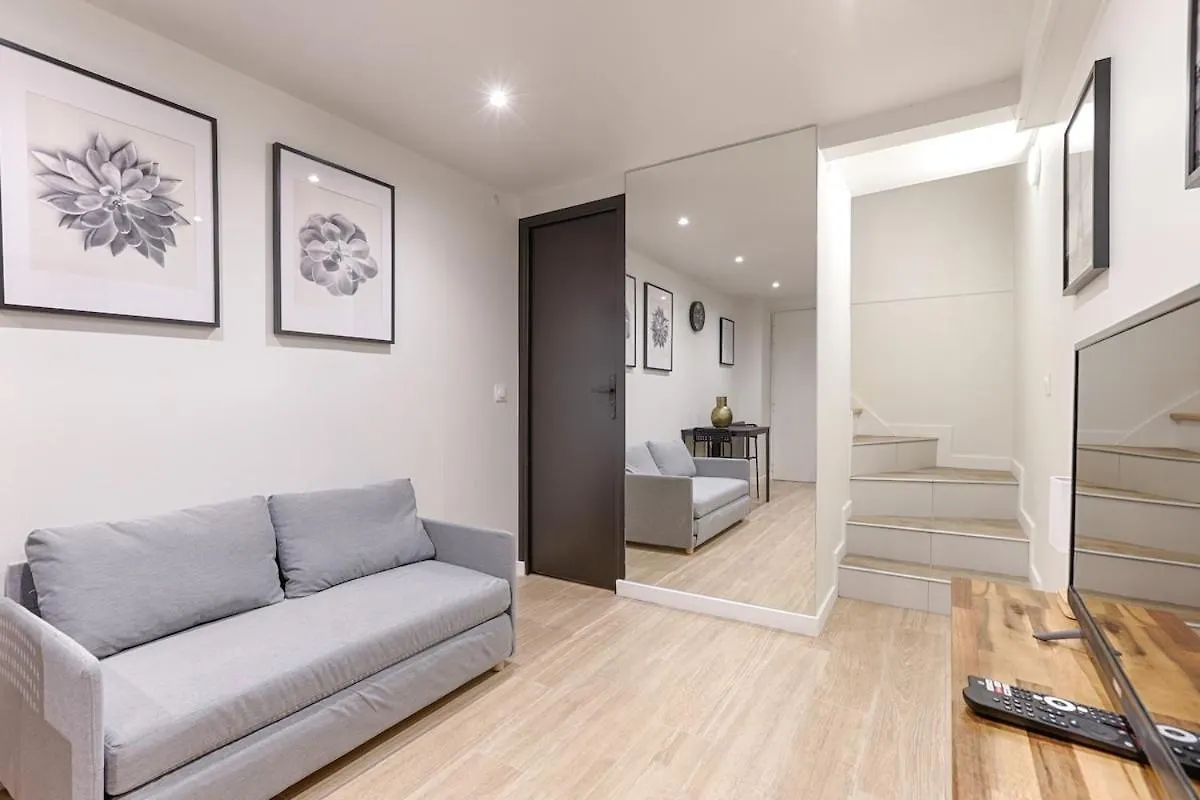 Elegant Apartment In Paris' Historic Center 0*, Paris France