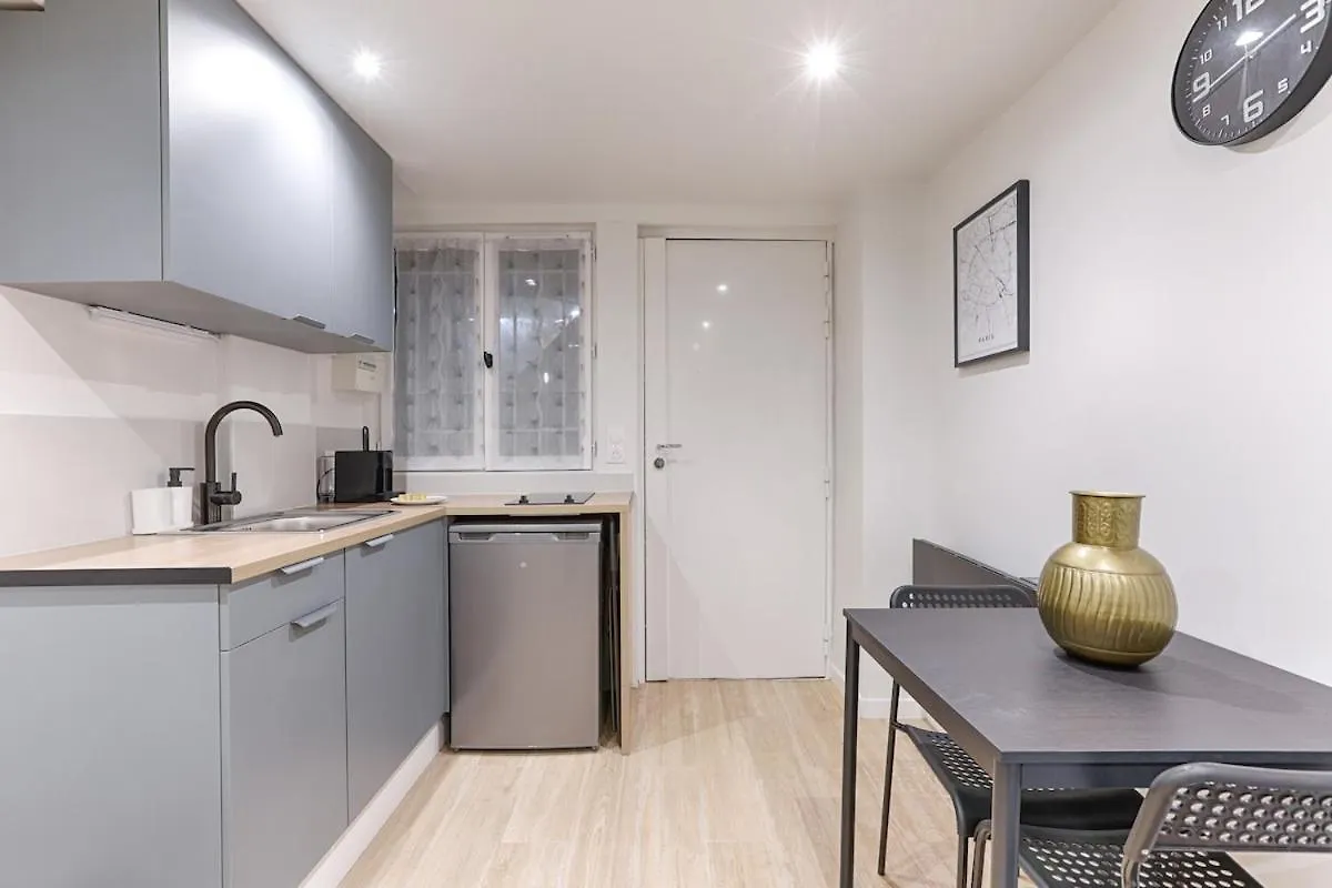 Elegant Apartment In Paris' Historic Center  Paris
